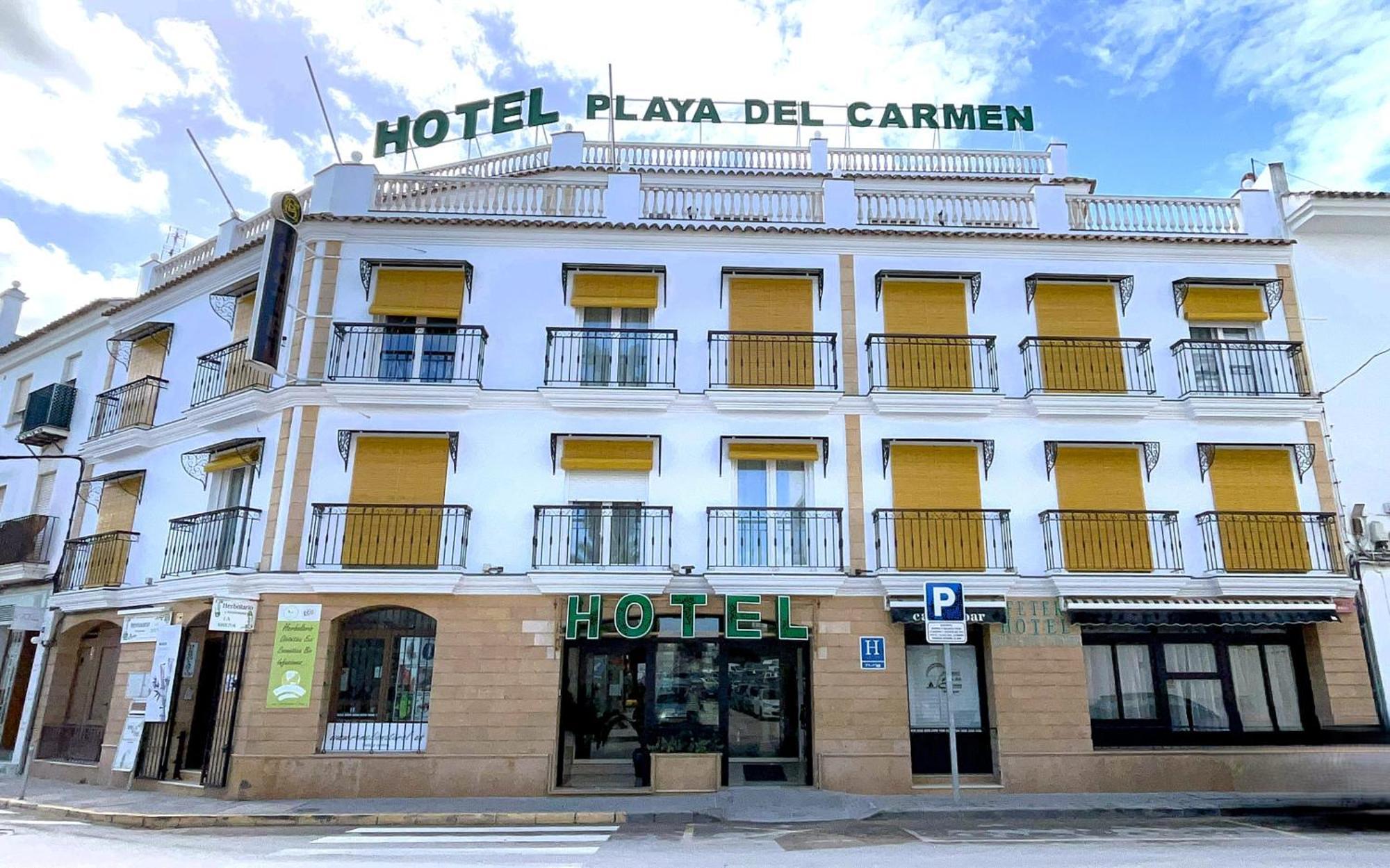 Hotel Playa Del Carmen Barbate Bagian luar foto